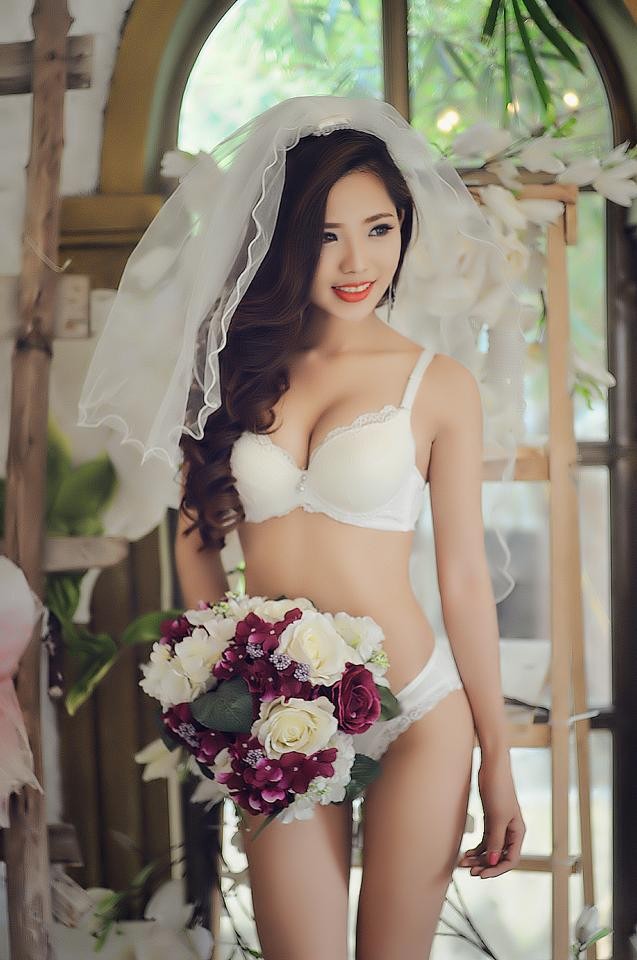 “Siêu mẫu Việt Nam” 2013 Thủy Phạm làm nóng mắt người xem khi diện đồ cưới Bikini.